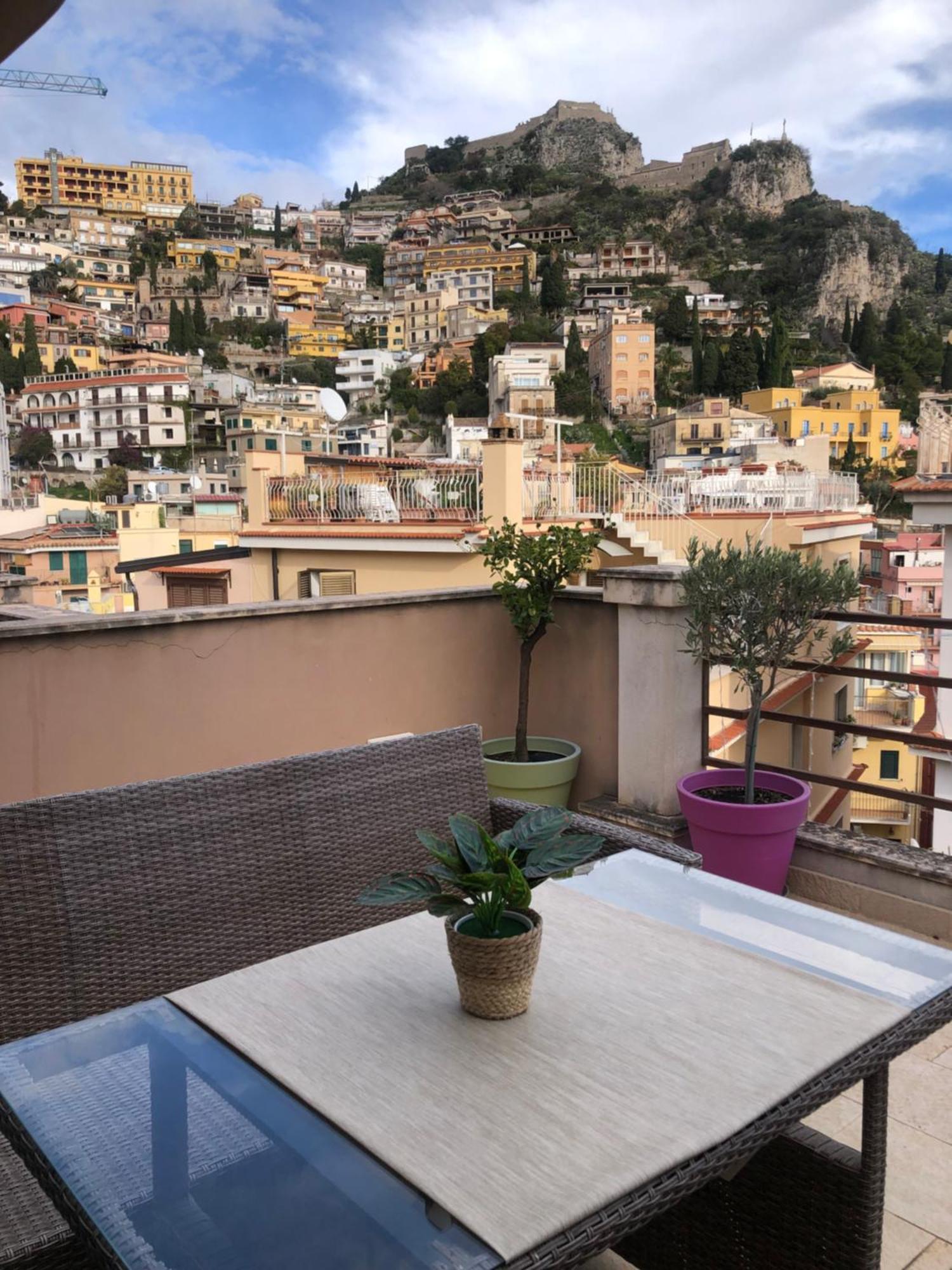 Casa-Lino Delizioso Appartamento Centro Taormina Exterior photo